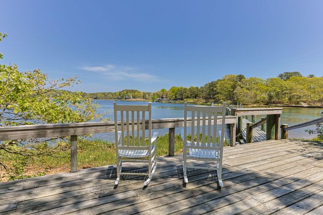 476 Baxters Neck Road, Marstons Mills, MA 02648