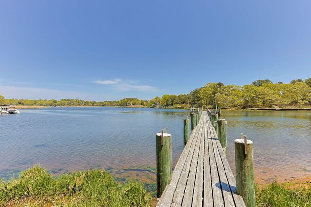 476 Baxters Neck Road, Marstons Mills, MA 02648