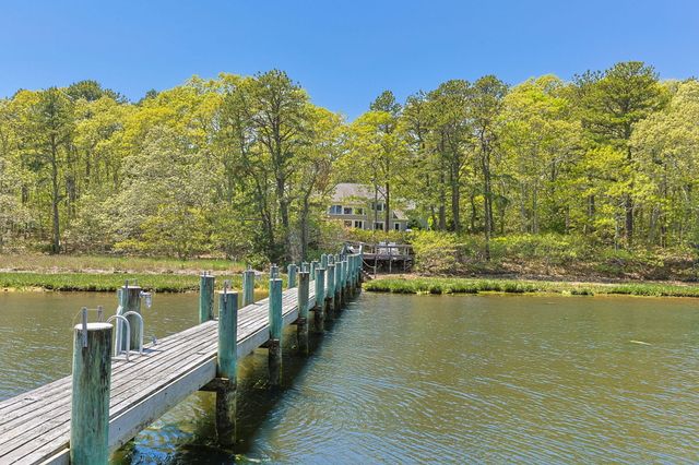 476 Baxters Neck Road, Marstons Mills, MA 02648