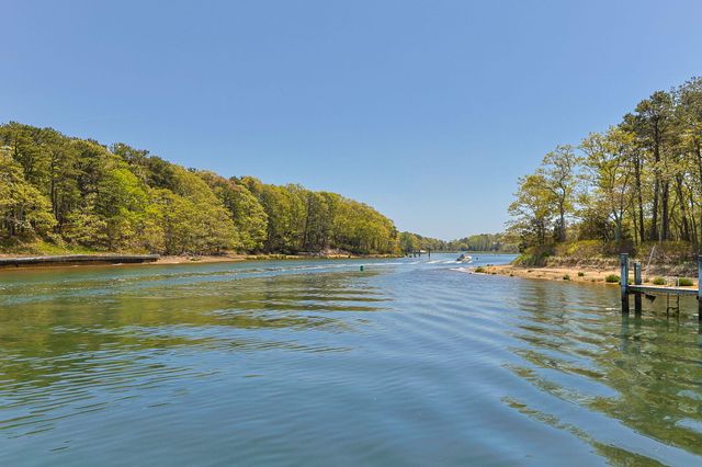 476 Baxters Neck Road, Marstons Mills, MA 02648