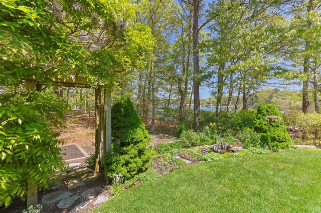 476 Baxters Neck Road, Marstons Mills, MA 02648