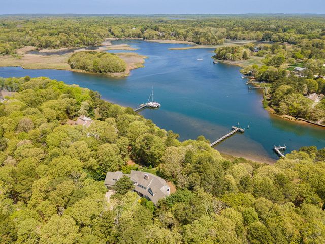 476 Baxters Neck Road, Marstons Mills, MA 02648