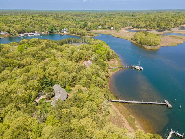 476 Baxters Neck Road, Marstons Mills, MA 02648