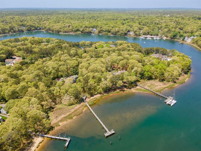 476 Baxters Neck Road, Marstons Mills, MA 02648