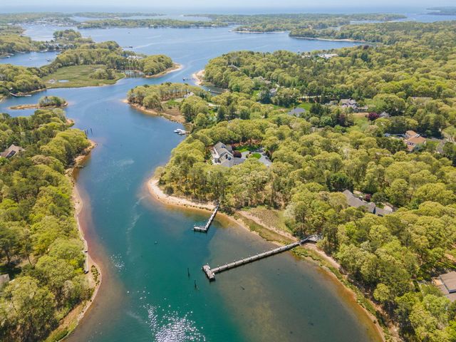 476 Baxters Neck Road, Marstons Mills, MA 02648