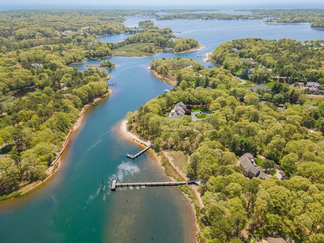 476 Baxters Neck Road, Marstons Mills, MA 02648
