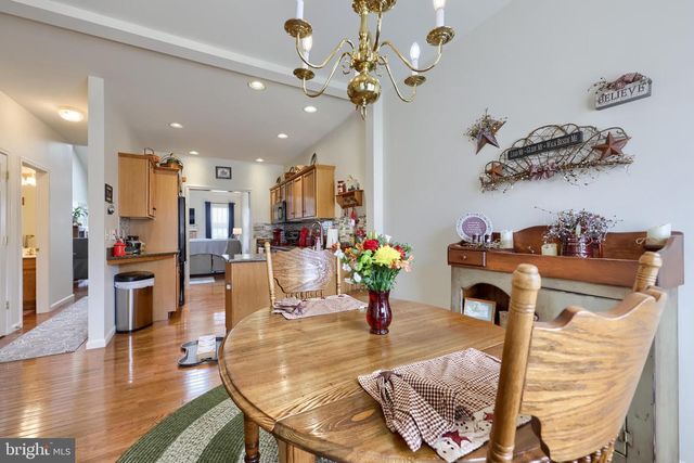 66 WEAVER AVE, Ephrata, PA 17522