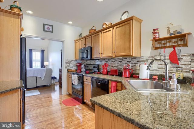 66 WEAVER AVE, Ephrata, PA 17522