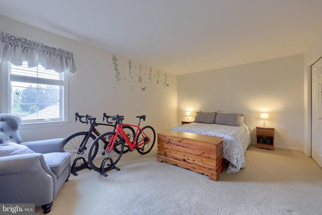 66 WEAVER AVE, Ephrata, PA 17522