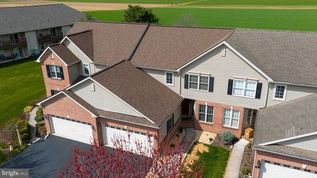 66 WEAVER AVE, Ephrata, PA 17522