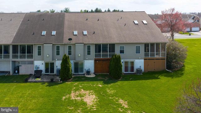 66 WEAVER AVE, Ephrata, PA 17522