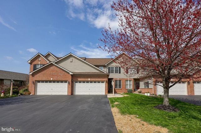 66 WEAVER AVE, Ephrata, PA 17522