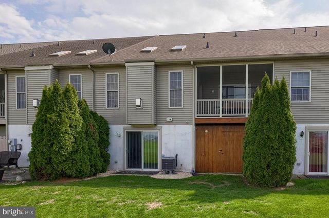 66 WEAVER AVE, Ephrata, PA 17522