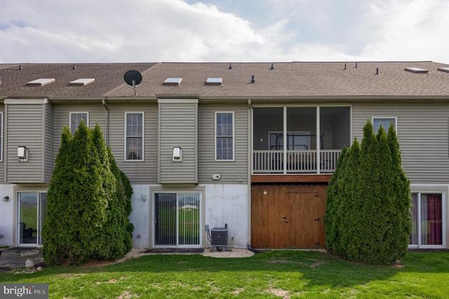 66 WEAVER AVE, Ephrata, PA 17522