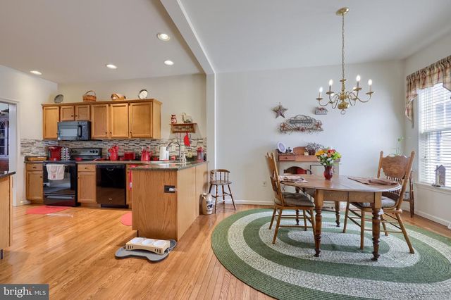 66 WEAVER AVE, Ephrata, PA 17522