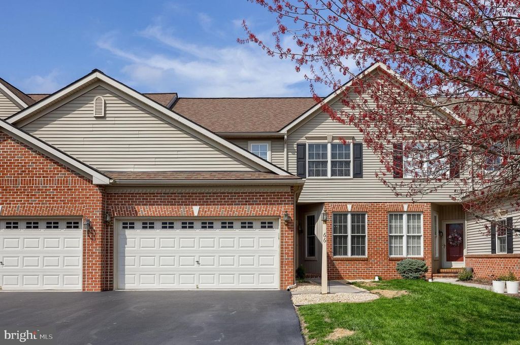 66 WEAVER AVE, Ephrata, PA 17522