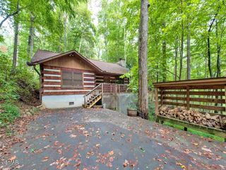 1165 Lower Alpine Way, Gatlinburg, TN 37738