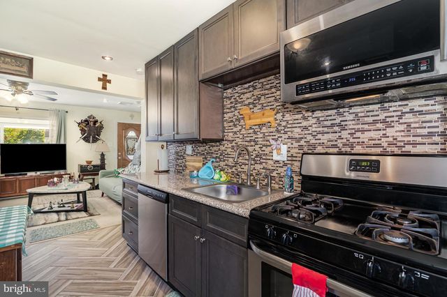 6114 NASSAU RD, Harrisburg, PA 17112