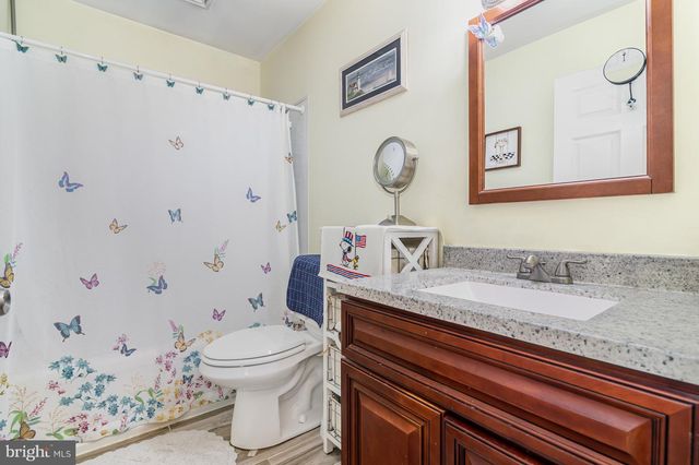 6114 NASSAU RD, Harrisburg, PA 17112