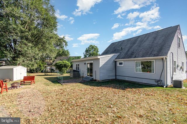 6114 NASSAU RD, Harrisburg, PA 17112