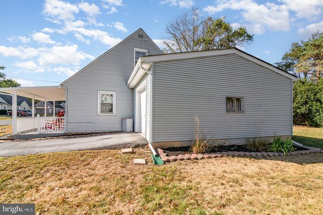 6114 NASSAU RD, Harrisburg, PA 17112