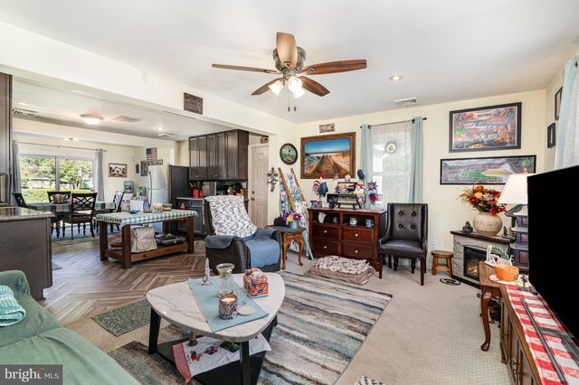 6114 NASSAU RD, Harrisburg, PA 17112