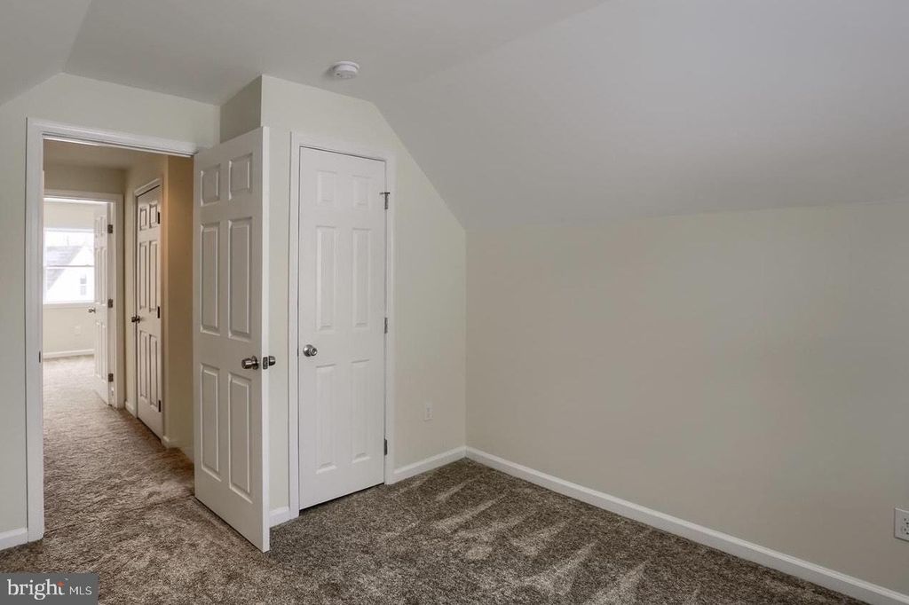 6114 NASSAU RD, Harrisburg, PA 17112