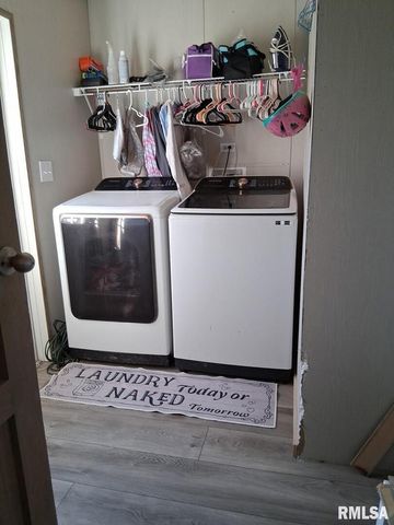 1300 JACKSON Avenue, Sandoval, IL 62882