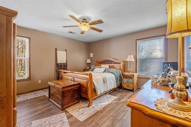 5329 Memorial Lane, Powder Springs, GA 30127