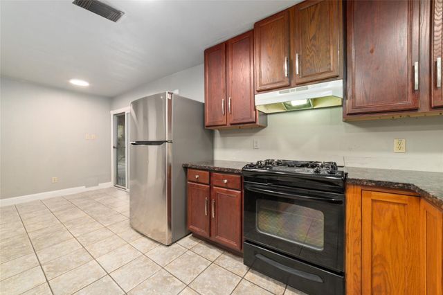 2318 Gumspring Lane, Spring, TX 77373