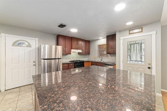 2318 Gumspring Lane, Spring, TX 77373