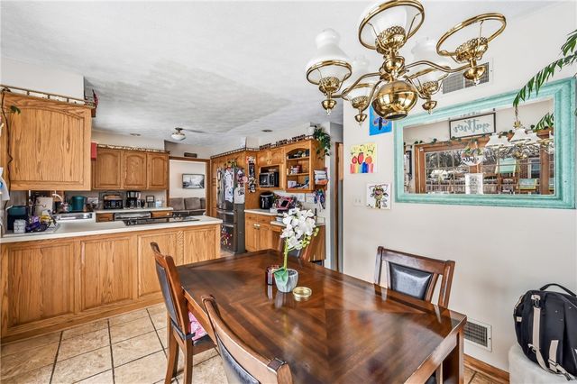 1359 Highland Rd, Sharon, PA 16146