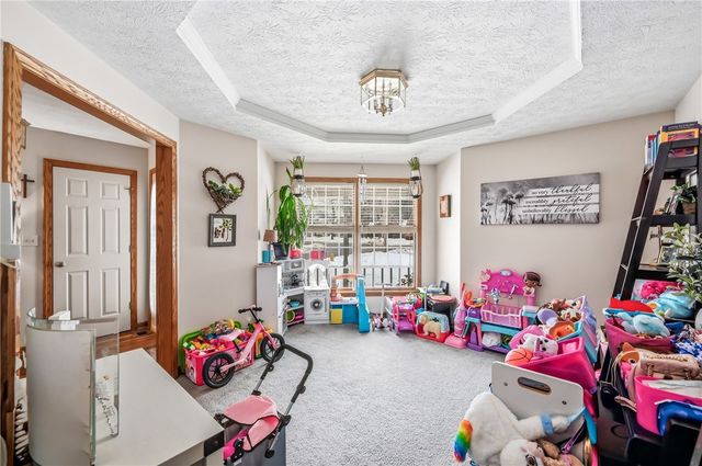 1359 Highland Rd, Sharon, PA 16146