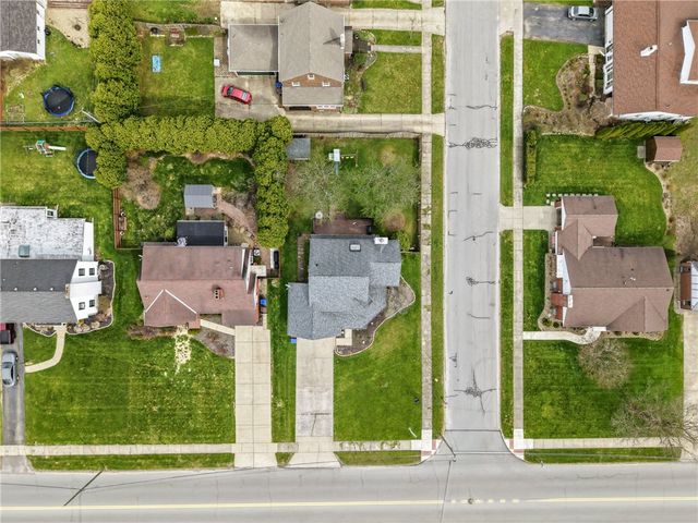 1359 Highland Rd, Sharon, PA 16146