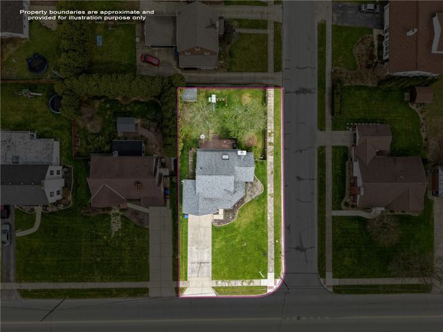 1359 Highland Rd, Sharon, PA 16146