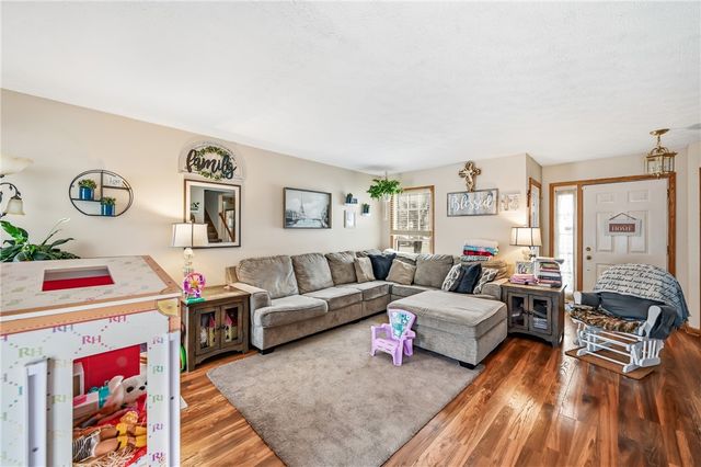 1359 Highland Rd, Sharon, PA 16146