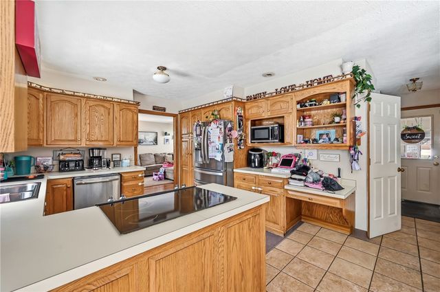 1359 Highland Rd, Sharon, PA 16146