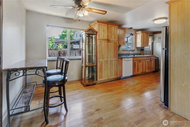 1512 5th Avenue SW, Puyallup, WA 98371
