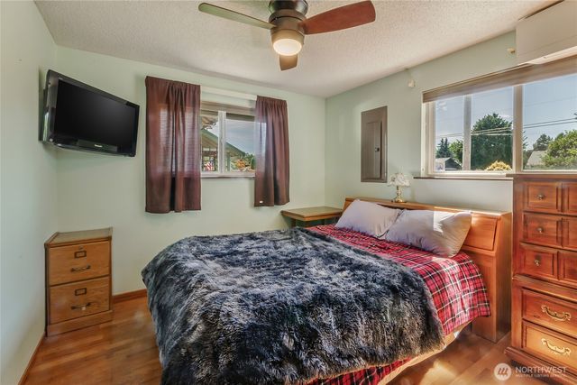 1512 5th Avenue SW, Puyallup, WA 98371