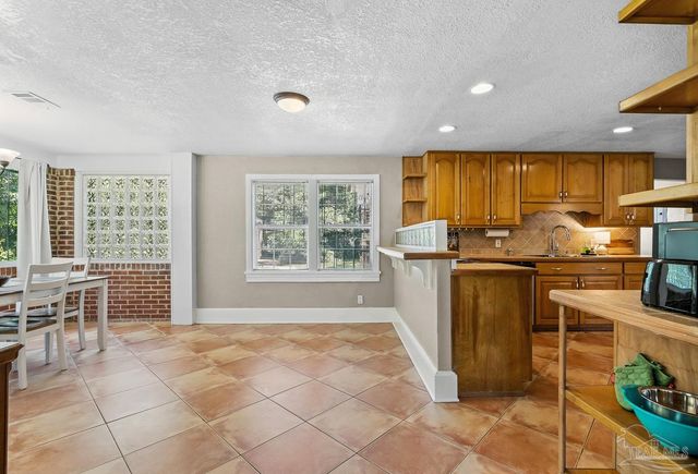 1000 W Lee St, Pensacola, FL 32501