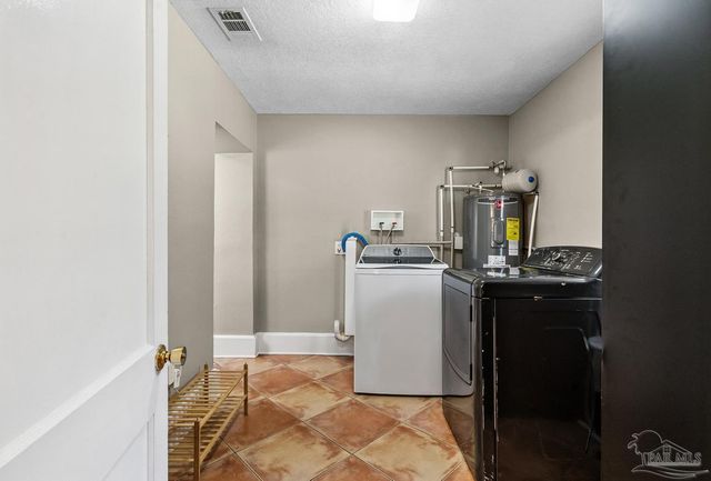 1000 W Lee St, Pensacola, FL 32501