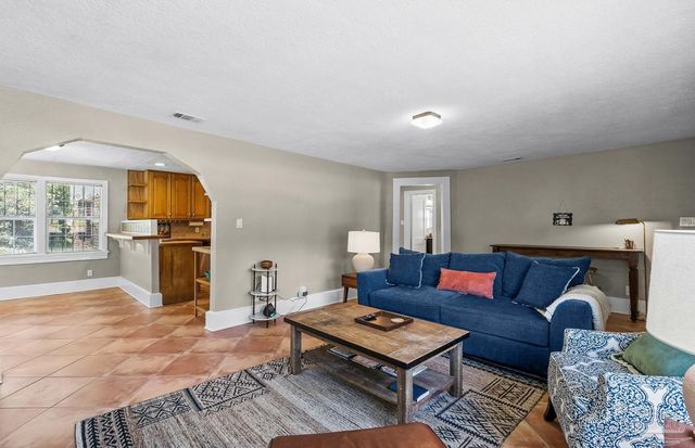 1000 W Lee St, Pensacola, FL 32501