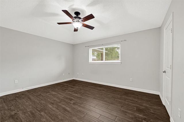 9611 Pinehurst Street, Baytown, TX 77521