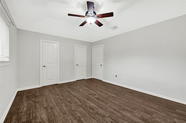 9611 Pinehurst Street, Baytown, TX 77521