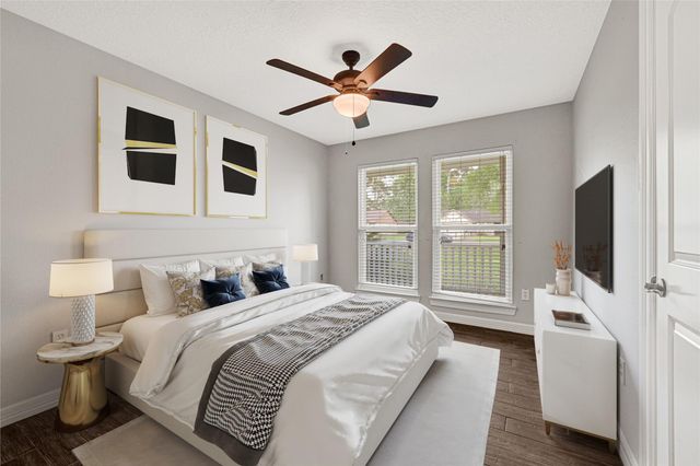 9611 Pinehurst Street, Baytown, TX 77521