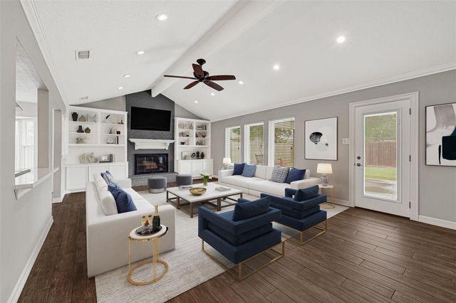 9611 Pinehurst Street, Baytown, TX 77521