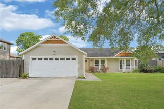 9611 Pinehurst Street, Baytown, TX 77521