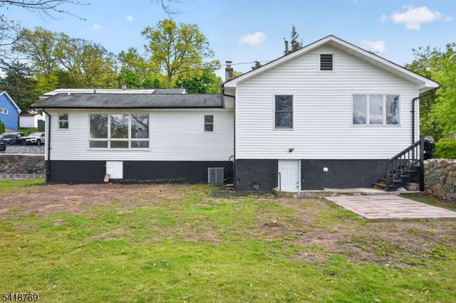43 Nakomis Path, Lincoln Park Boro, NJ 07035
