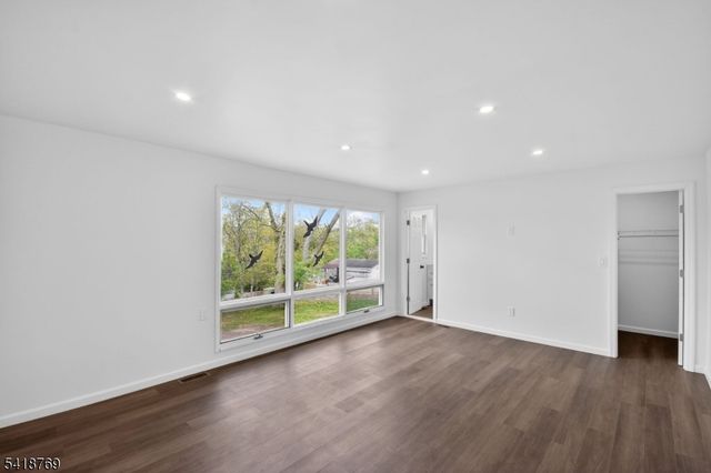 43 Nakomis Path, Lincoln Park Boro, NJ 07035