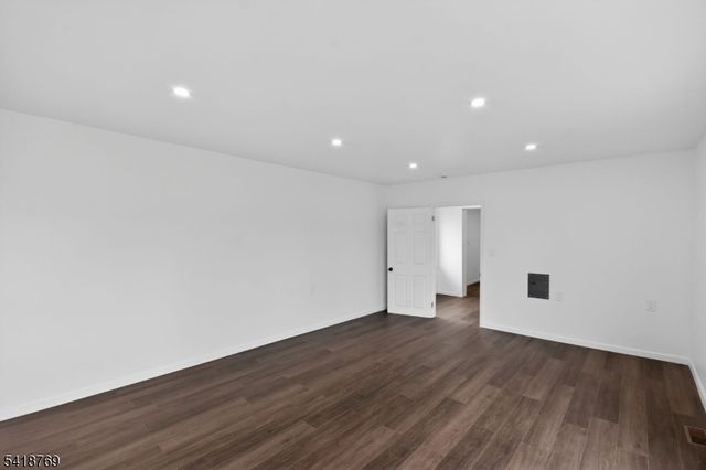 43 Nakomis Path, Lincoln Park Boro, NJ 07035